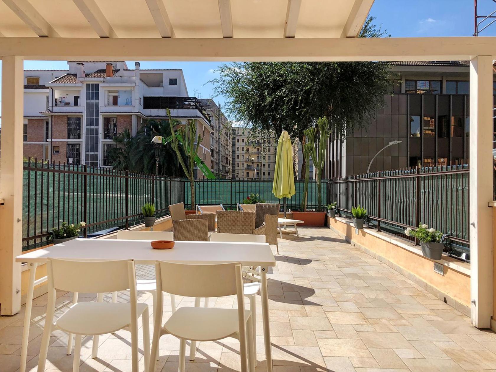 Wonderful Little Gem With A Large Private Terrace! Apartment *