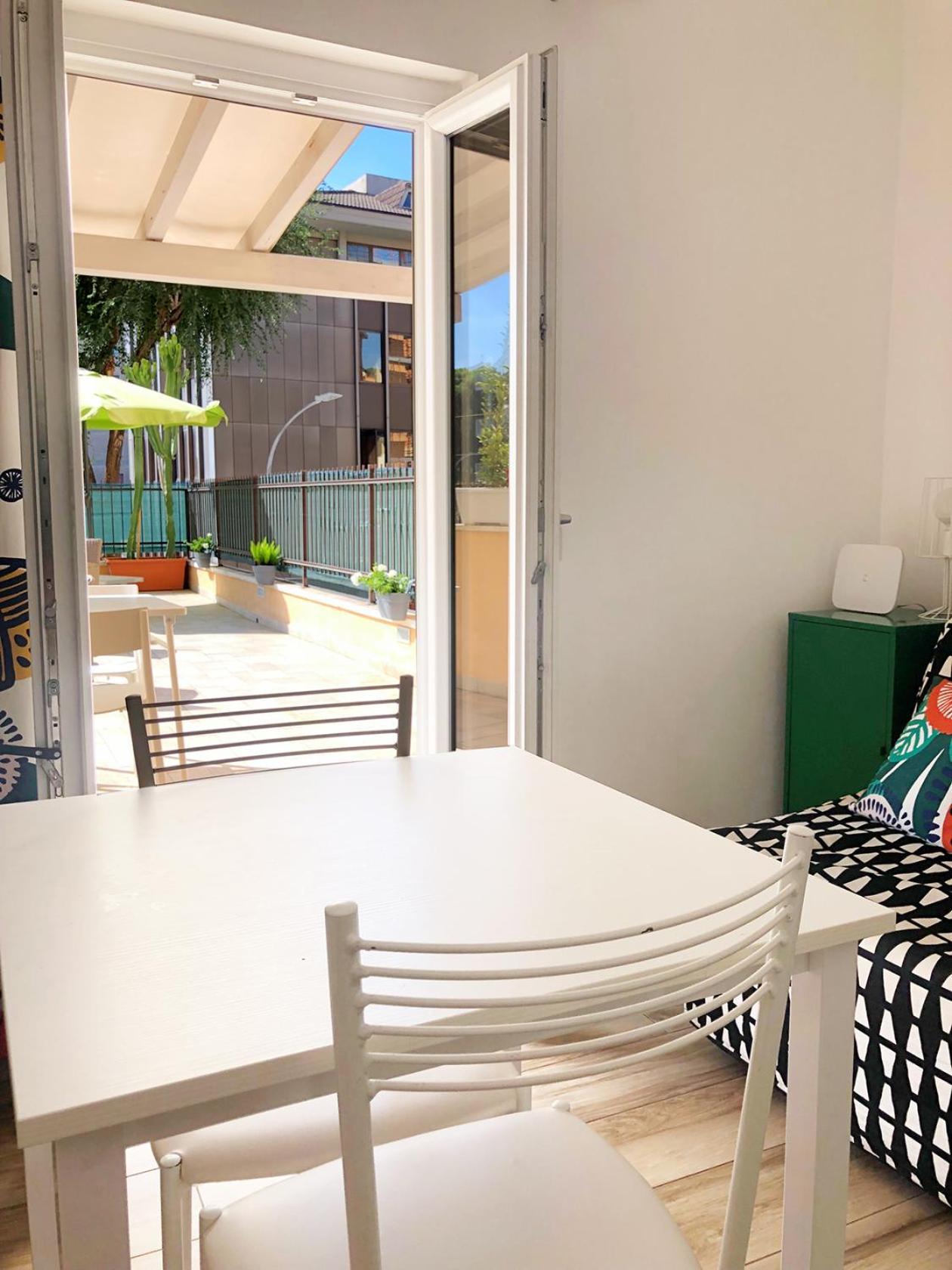 Wonderful Little Gem With A Large Private Terrace! Apartment